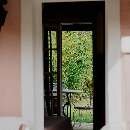 Casa Lucia Pink 2 * Poulades